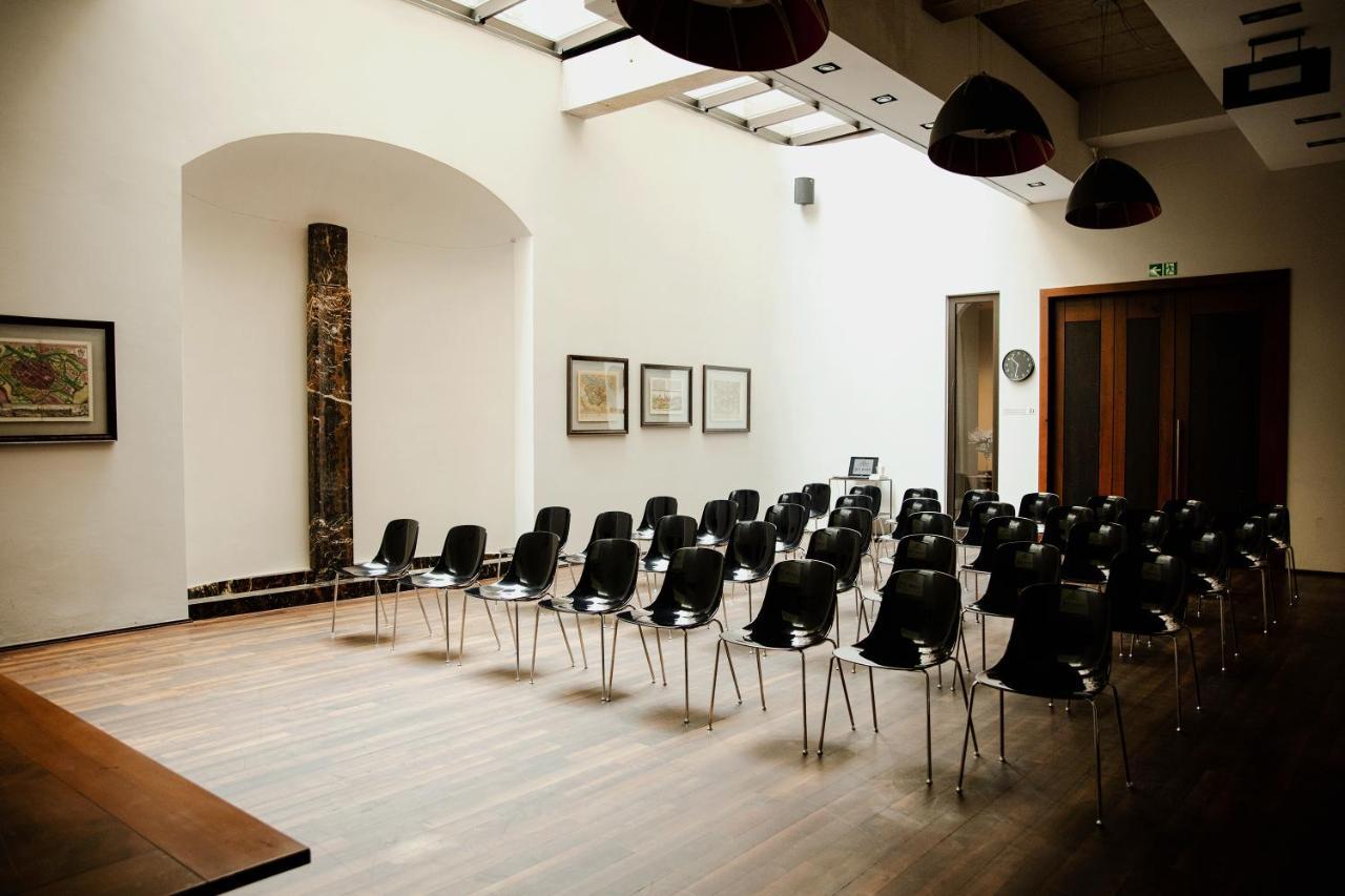 Hotel Monopol Βρότσλαβ Εξωτερικό φωτογραφία The interior of the museum