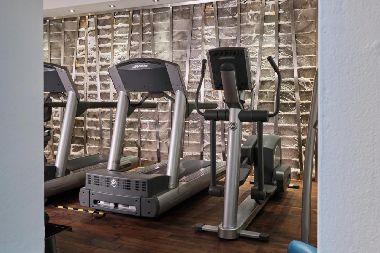 Hotel Monopol Βρότσλαβ Εξωτερικό φωτογραφία A treadmill
